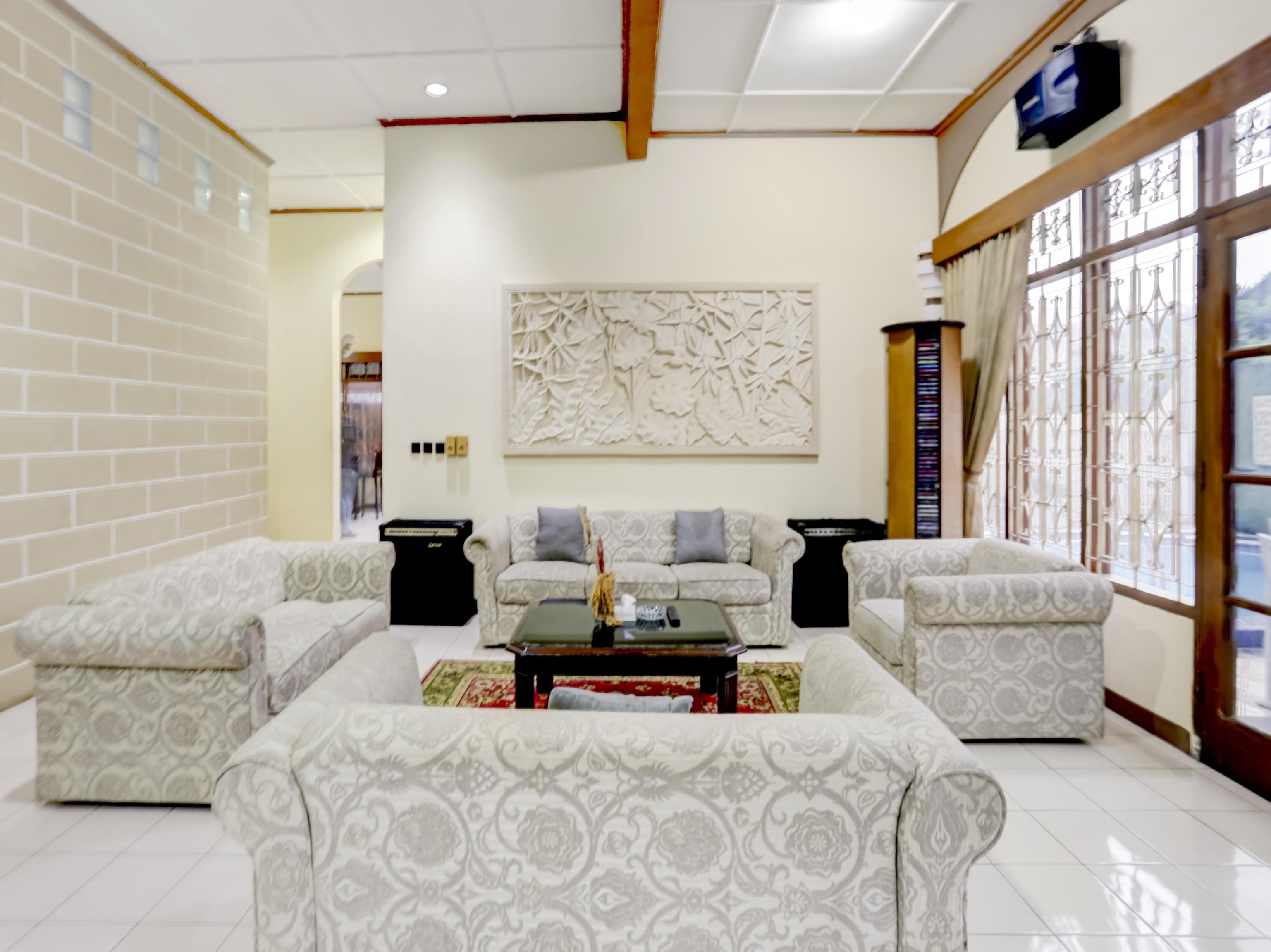 Oyo 90066 Tobana Pejaten House Cakarta Dış mekan fotoğraf